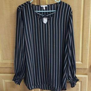 Maurices flowy v neck cross cut shirt